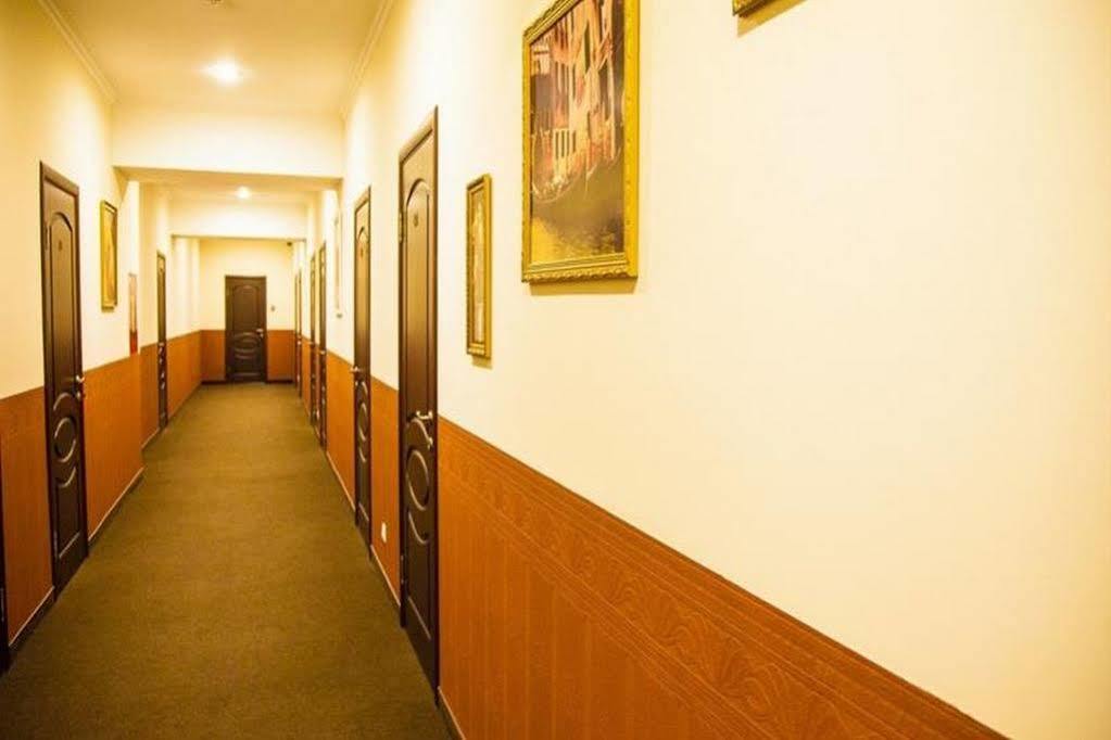 米尔多姆快捷酒店 阿拉木图 外观 照片